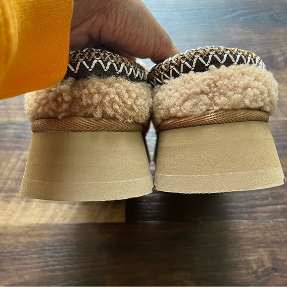 NWOT Ugg Taz Tasman Maxi curly shearling slip on clogs mules platform shoes 6 - Picture 6 of 7